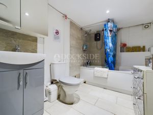 Apartment bathroom- click for photo gallery